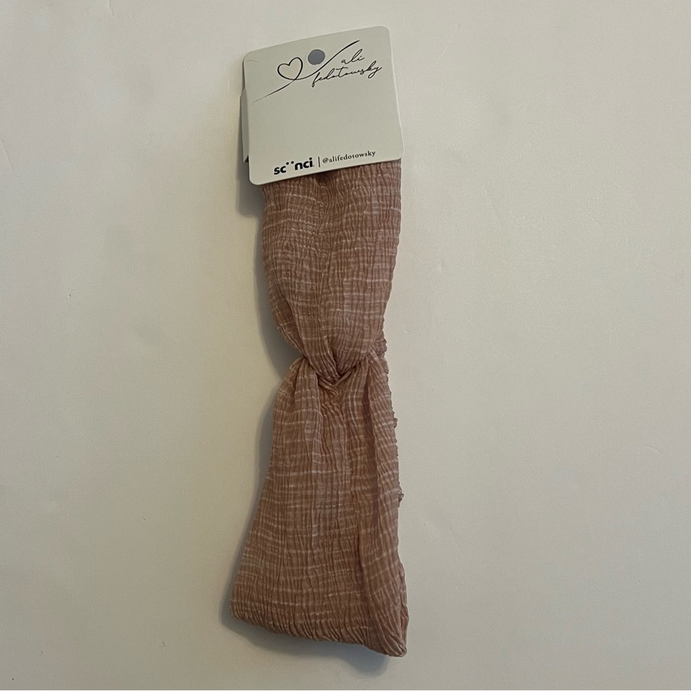 5/$20 Scunci Twisted Headwrap